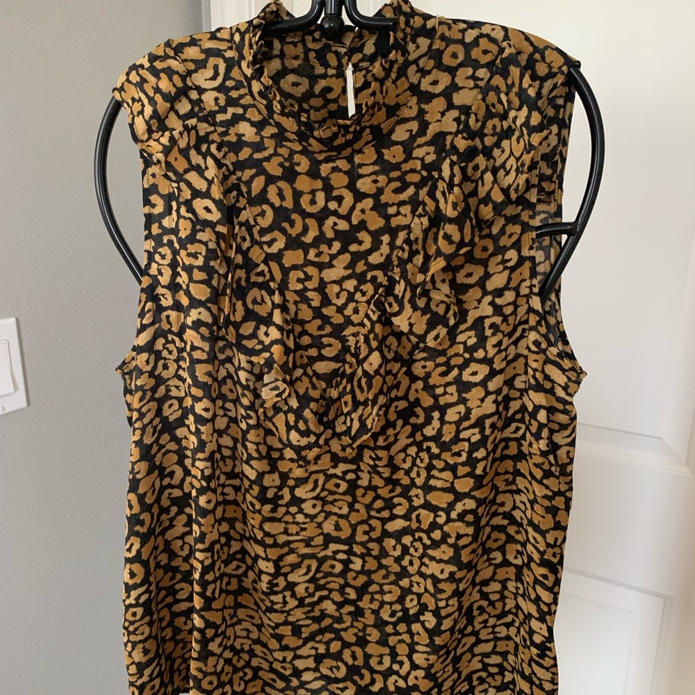 Cheetah print sleeveless top with ruffle front - Picture 4 of 4